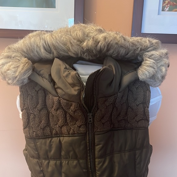 Aeropostale small green vest - Picture 2 of 7